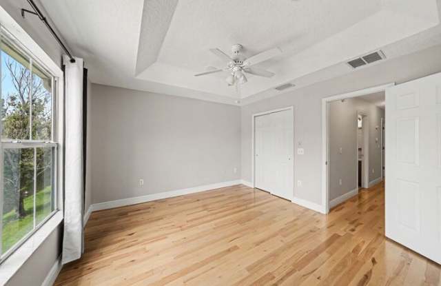 8106 Silent Creek Drive Gallery 4