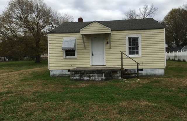 Cute 2 Bedroom Home with Hardwood Floors! photos photos