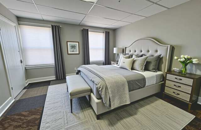 2 Bedroom 1.5 Bathroom w/Bonus Room in York! photos photos
