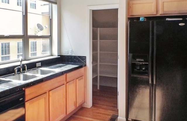 472 S Reed Ct Gallery 4