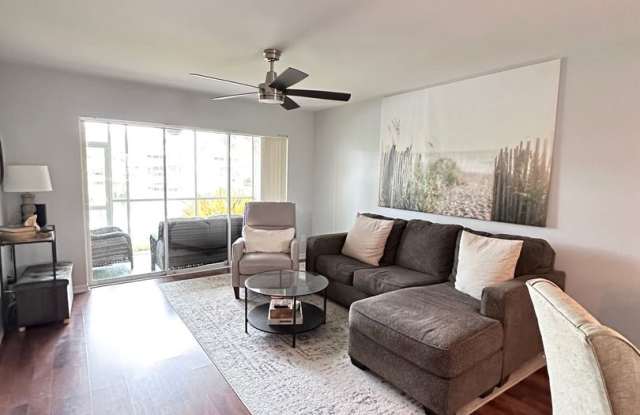 Renovated 1st Floor Seasonal unit in North Naples photos photos