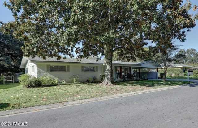 206 N Demanade Boulevard Gallery 1