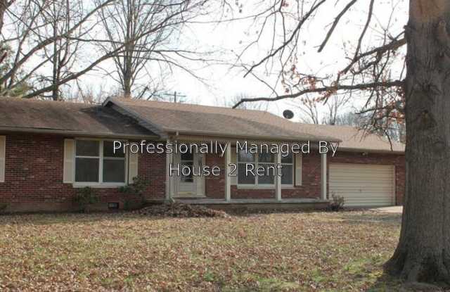 3007 W. Woodlawn St. - 3007 West Woodlawn Place, Marion, IL 62959