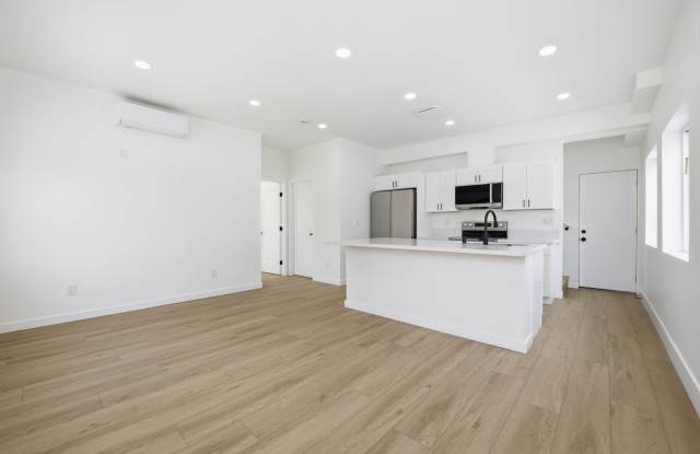 Brand new! photos photos Brand new! photos photos