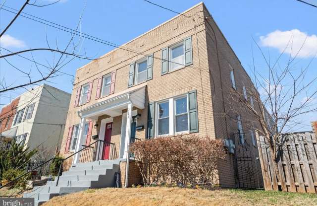 5342 AMES Street NE Gallery 2
