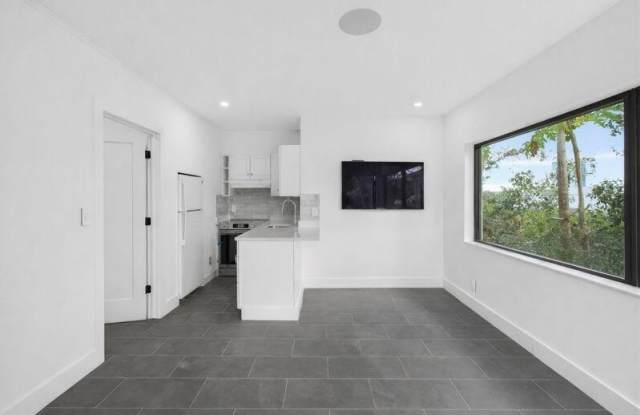 3720 Morton Avenue Gallery 4