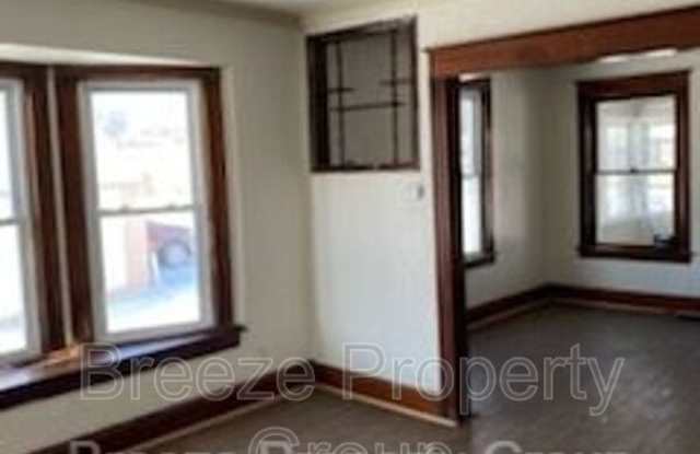 220 E Pearl St - 220 East Pearl Street, Toledo, OH 43608