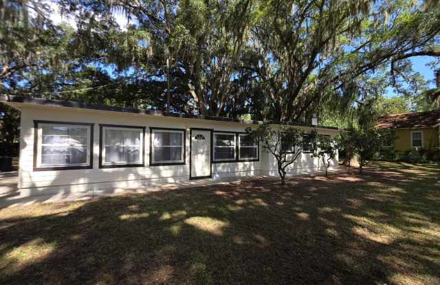 Quaint 3 Bedroom, one and a half bath home close to downtown St Augustine off SR 16 photos photos