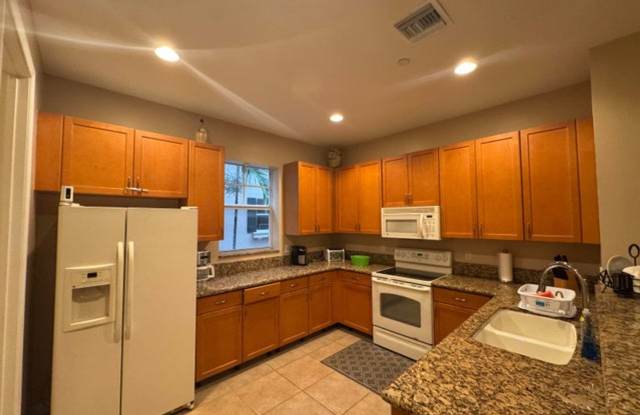 1033 NE 17th Way 604, Fort Lauderdale, FL 33304 photos photos