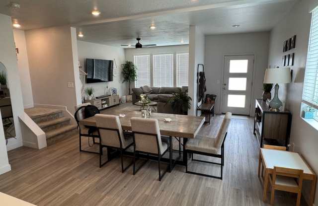 Beautiful NEW build, 4 bedroom 2 bathroom photos photos