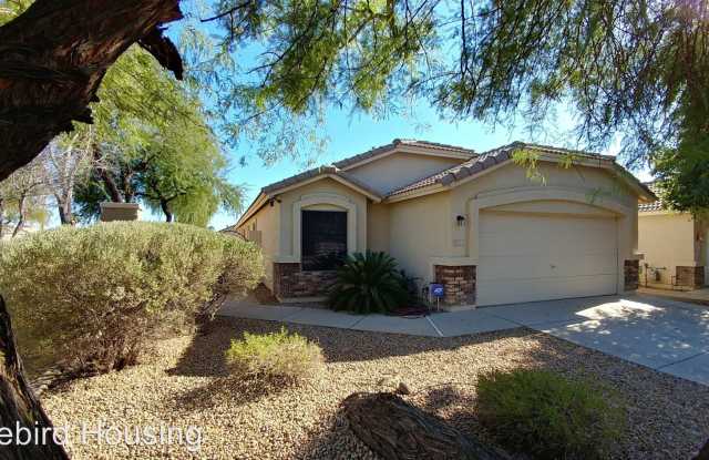 8711 E Nido Ave Gallery 2