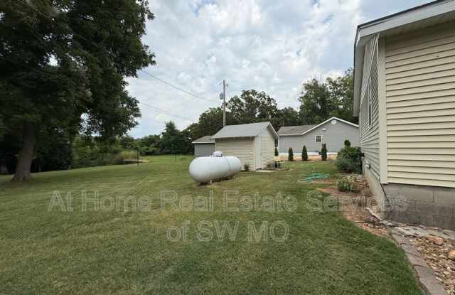 1044 W Windy Ridge Lane Gallery 3