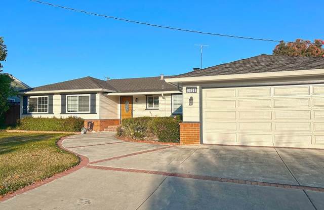 Coming Soon – Spacious 5-Bed Single Level Glenmoor Home photos photos
