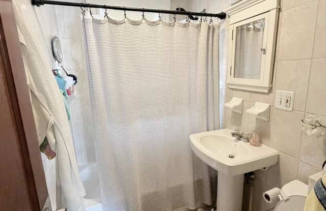 130 Bonner Ave photos photos