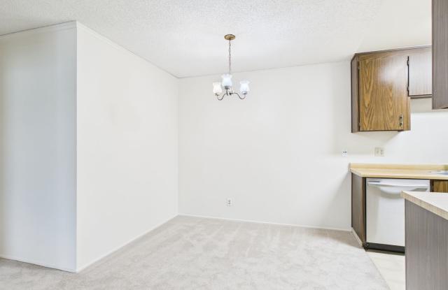 1/1 Golden Oaks Condo for rent Gallery 4