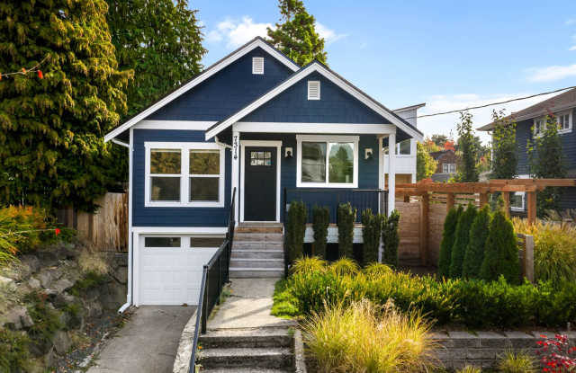 Beautifully Remodeled 2 Bedroom 1907 Home in Desirable Loyal Heights Gallery 3