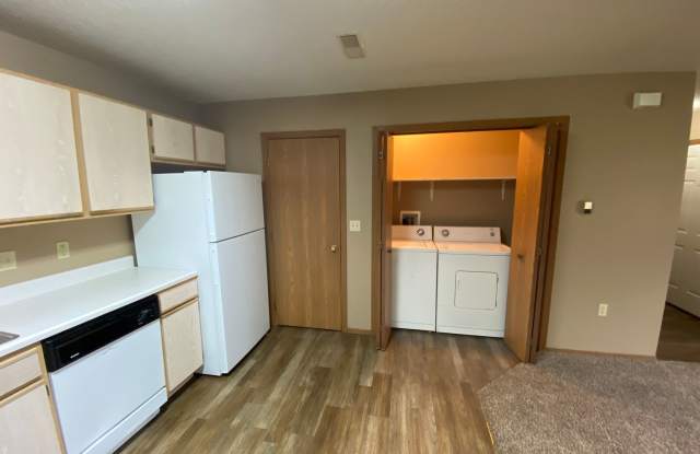 Quail Hollow Townhomes photos photos