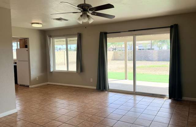 2913 W WOODRIDGE Drive Gallery 4