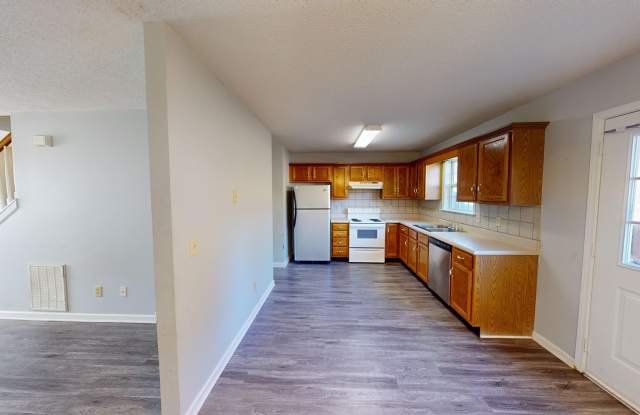 Spacious Three Bedroom Townhome in Columbia, TN! photos photos