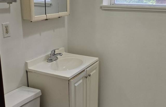 3153 West Argyle Gallery 3