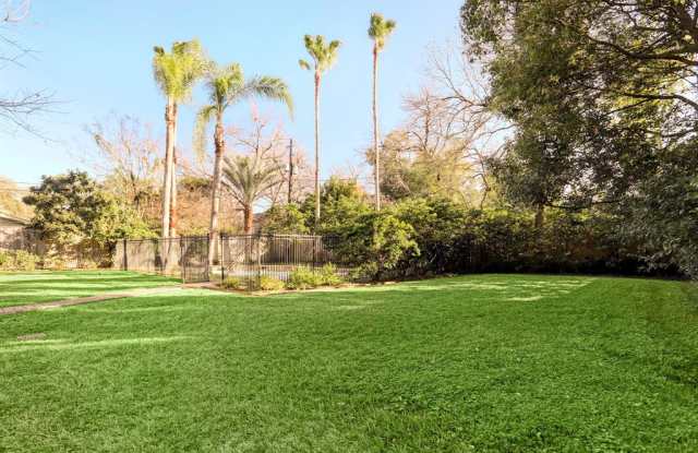 3123 University Boulevard Gallery 4