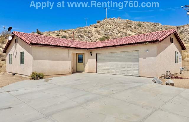 3 Bed 2 Bath Home With Scenic Desert Views Gallery 1