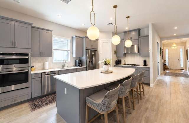 Luxury Rental in Esplanade at Hacienda Lakes! Gallery 3