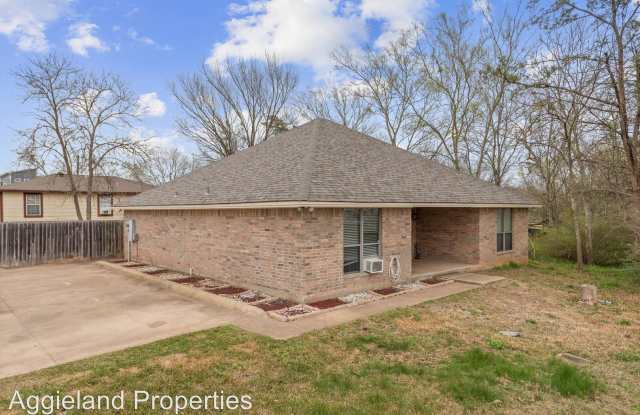 803 Eisenhower Dr Gallery 2