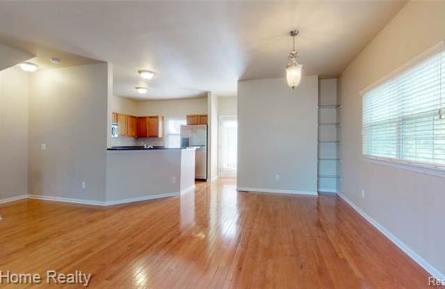1453 BEACHLAND Boulevard Gallery 3