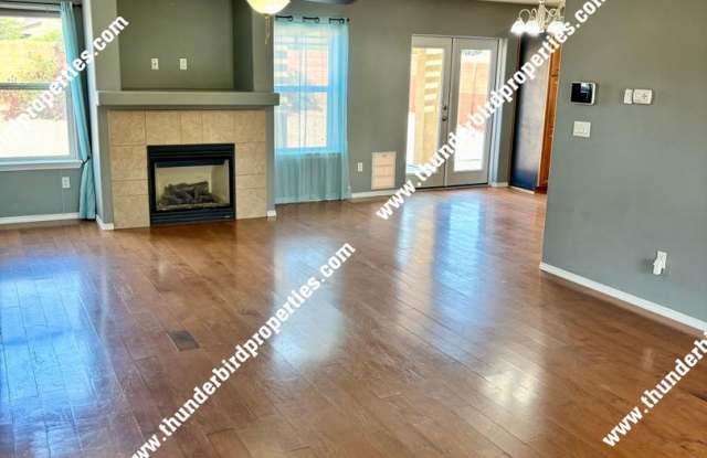 4 Bedroom, 2.5 Bathroom on the westside Gallery 3