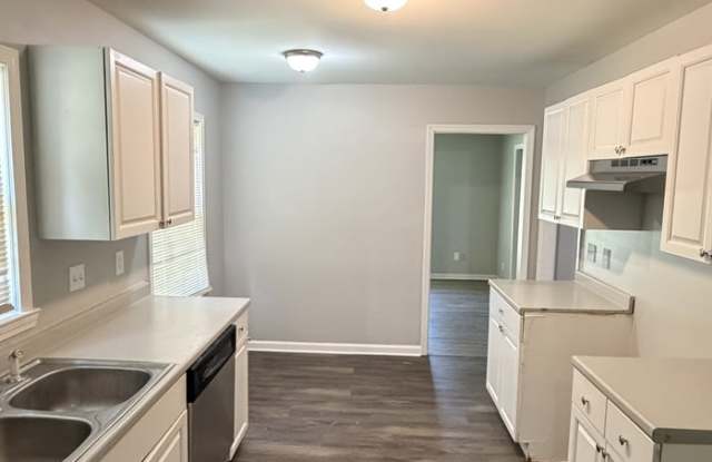 4825 Rolling Fields Drive Gallery 4