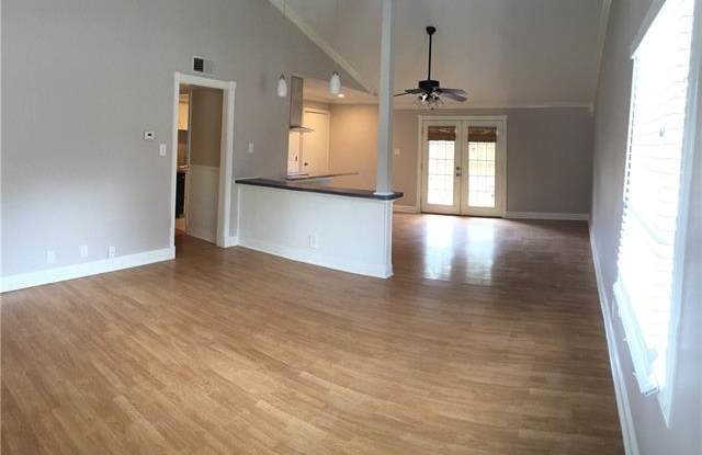 814 Vinecrest Lane Gallery 2