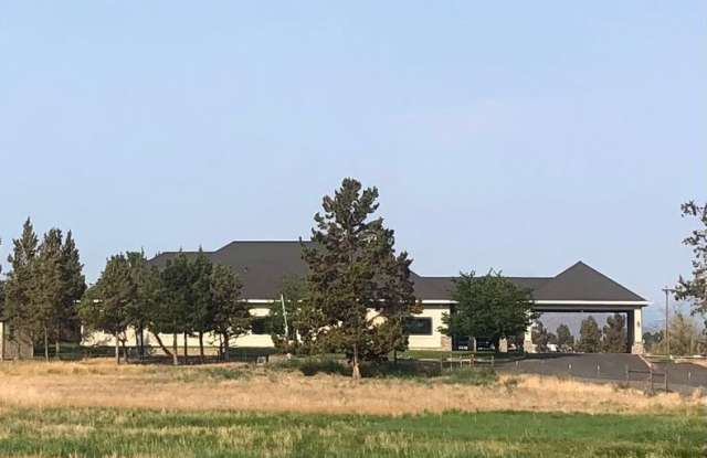 Spacious Redmond Estate on 14 Acres – 4,300+ Sq Ft, Pastures, 4-Car Garage photos photos