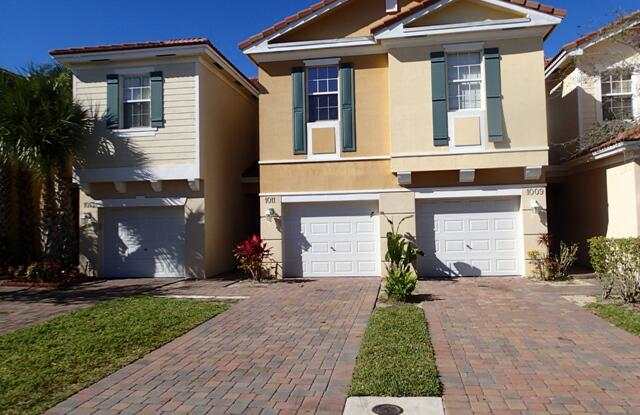 1011 Pipers Cay Drive photos photos