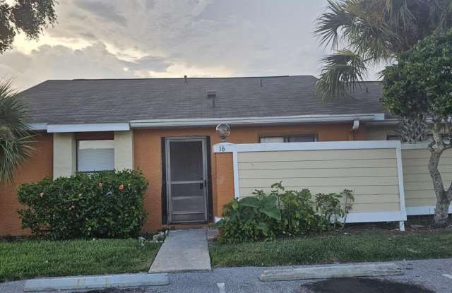 16 SILVER PARK CIRCLE - 16 Silver Park Circle, Buenaventura Lakes, FL 34743