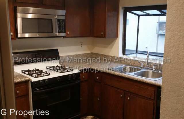 2000 W. Palmyra Ave. Unit 32 Gallery 2