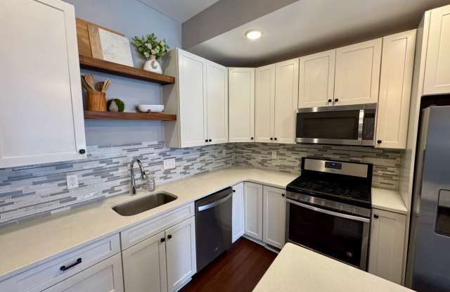 Gorgeous Fox Park Townhome Gallery 4