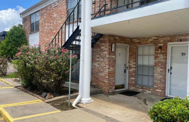 Cozy Fairfield Oaks Charmer! Move In Ready! photos photos