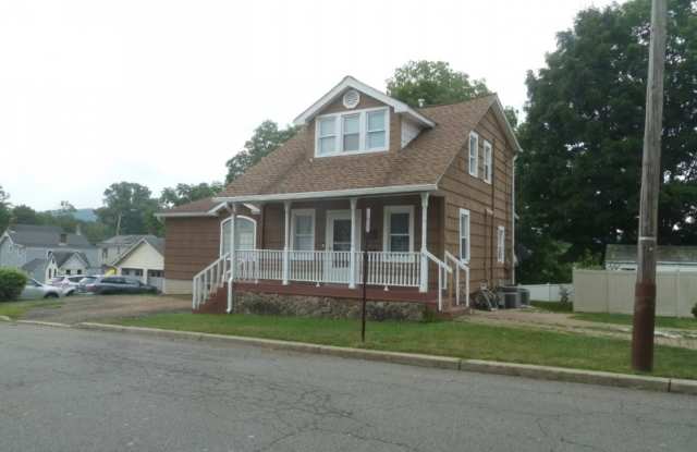 103 Little St - 103 Little Street, Hackettstown, NJ 07840