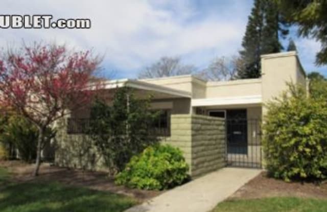2350  Via Mariposa W - 2350 via Mariposa West, Laguna Woods, CA 92637