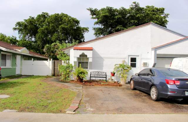 7171 SW 14th Street photos photos