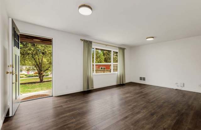 16711 10th Avenue Northeast Gallery 4