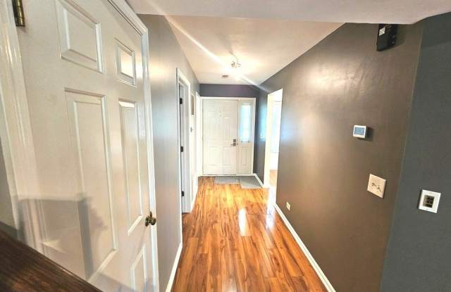 1605 W PORTSMITH Lane Gallery 4