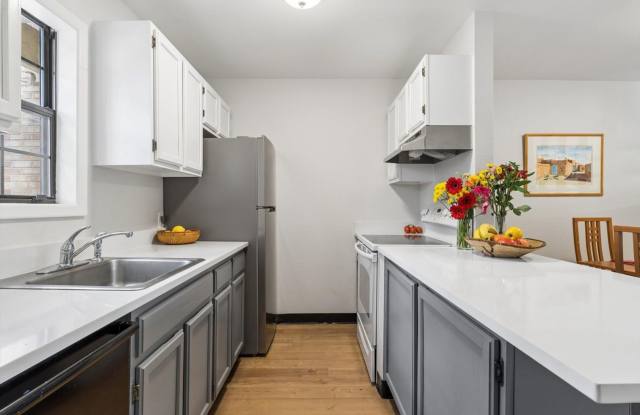 Completely Renovated 3 Bedroom Condo in the Wimbledon NOW AVAILABLE ! Gallery 4
