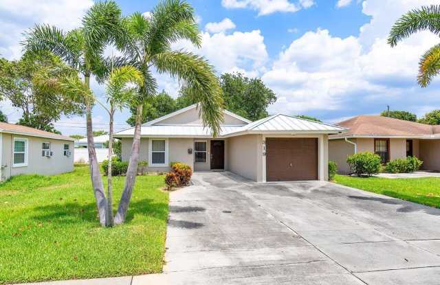 319 NW 3rd Avenue - 319 Northwest 3rd Avenue, Delray Beach, FL 33444
