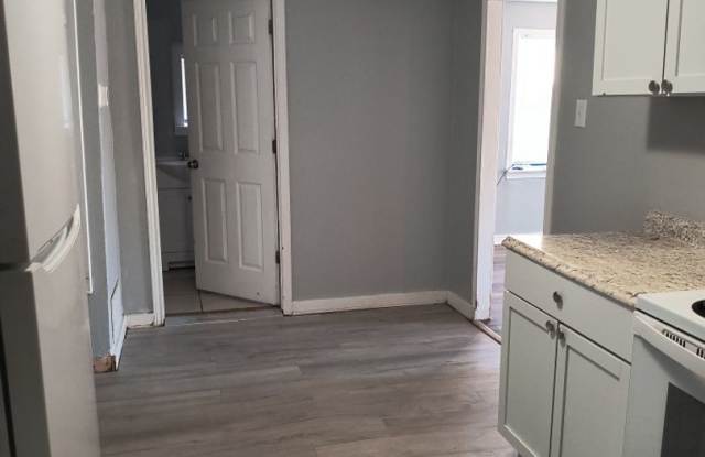 Affordable Remodeled 2 bedroom, 1 bathroom home AVAILABLE NOW! Gallery 3
