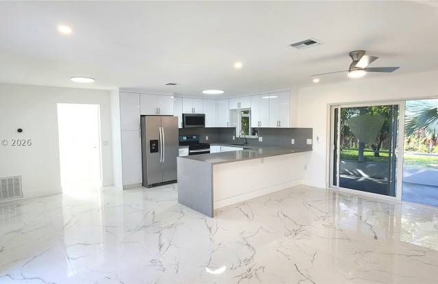 9671 NW 25th Ct Gallery 1