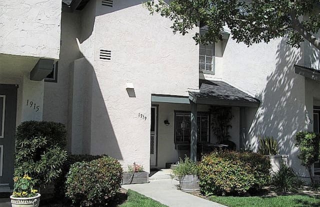 1919 Skyknoll Way - 1919 Skyknoll Way, Encinitas, CA 92024