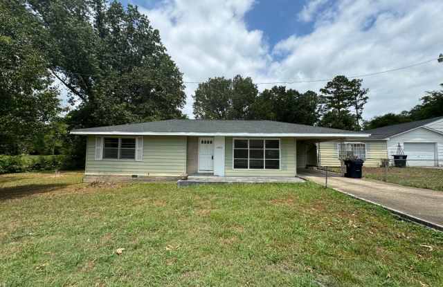 2 bed home in East Ridge $250 off first months rent! - 6905 Moreview Road, East Ridge, TN 37412