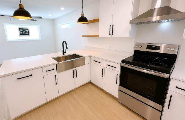 2010 East Kearney Street - 2010 East Kearney Street, Laredo, TX 78043